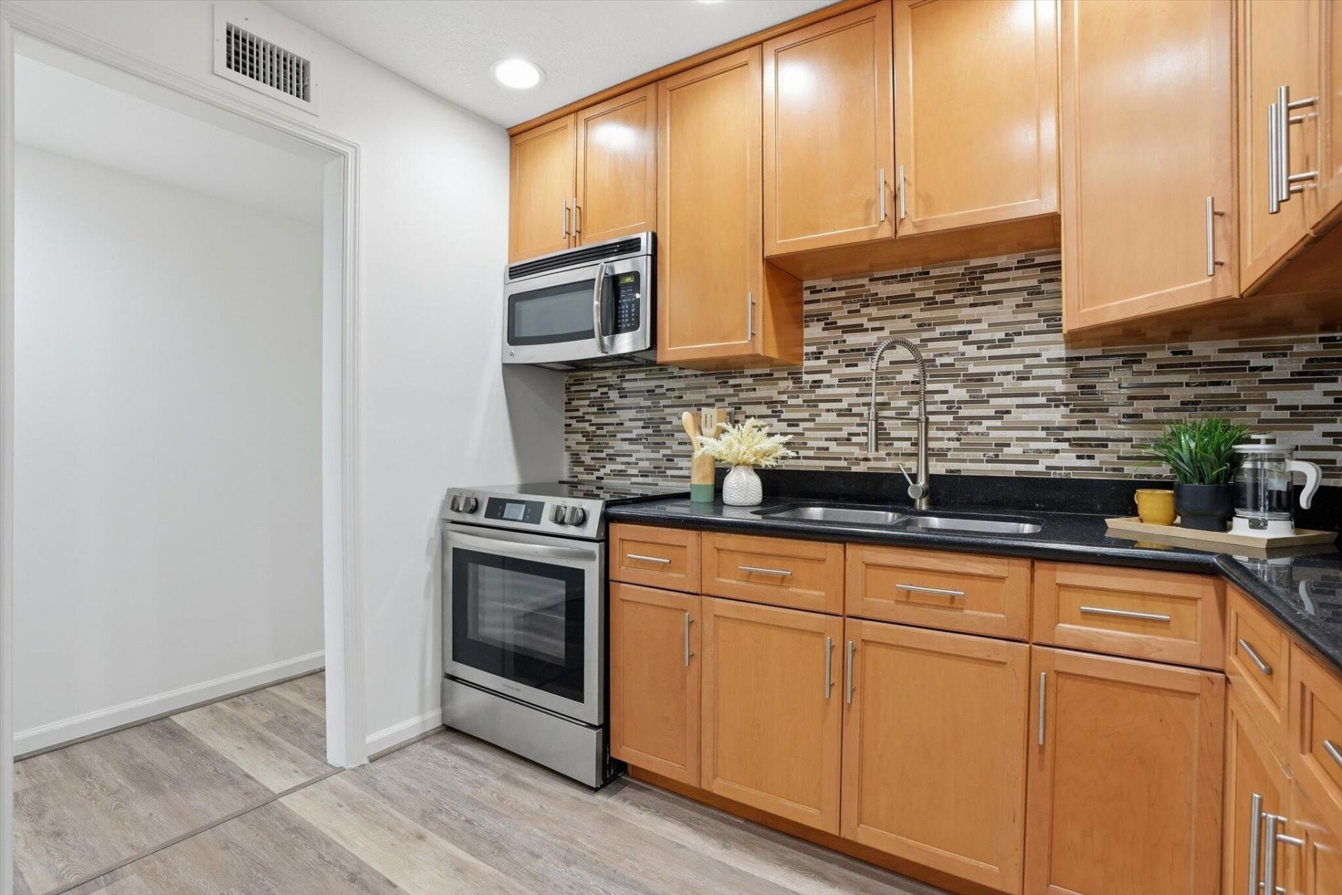 460 NW 136th Street, North Miami, FL 33168 Photo