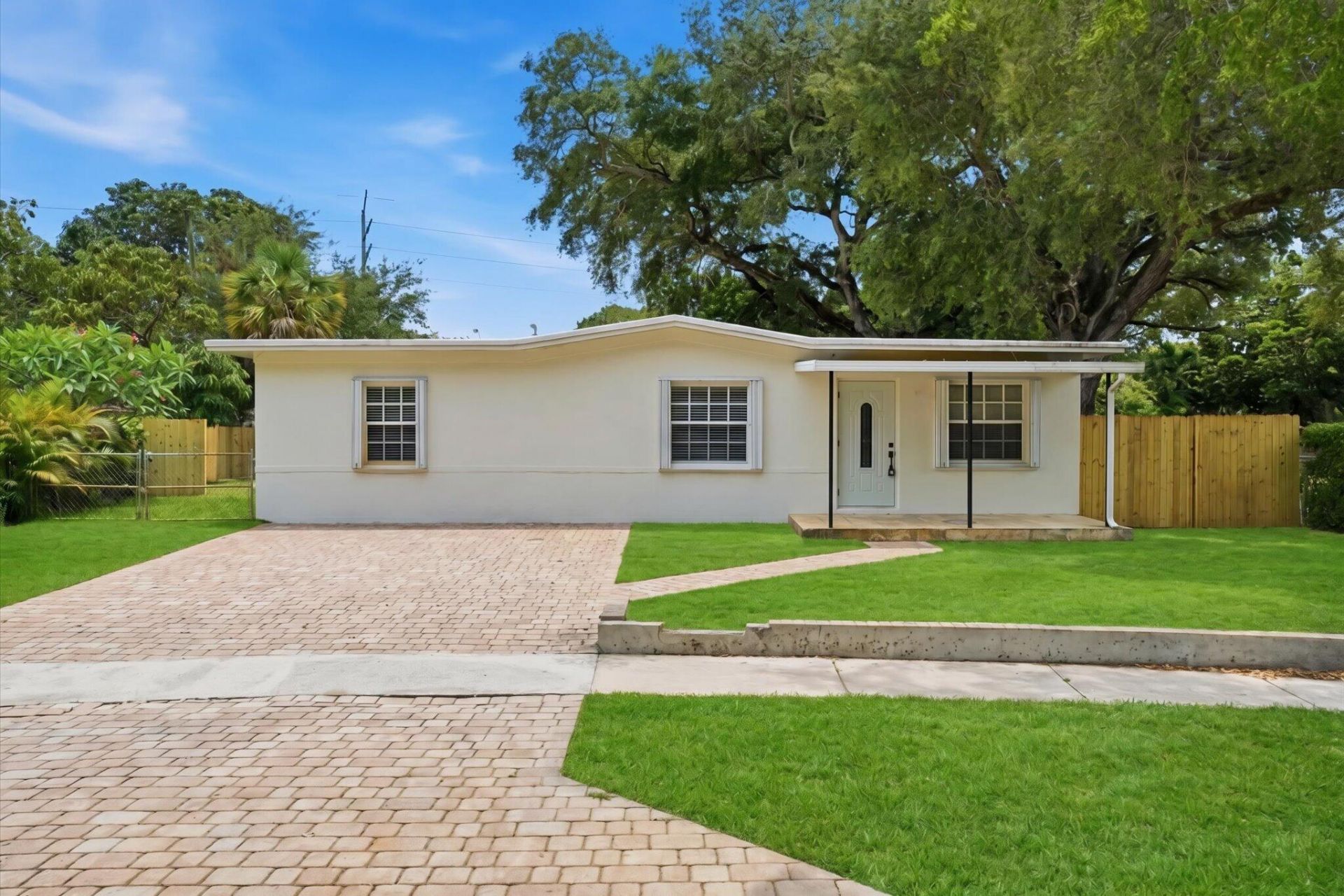 460 NW 136th Street, North Miami, FL 33168 Photo