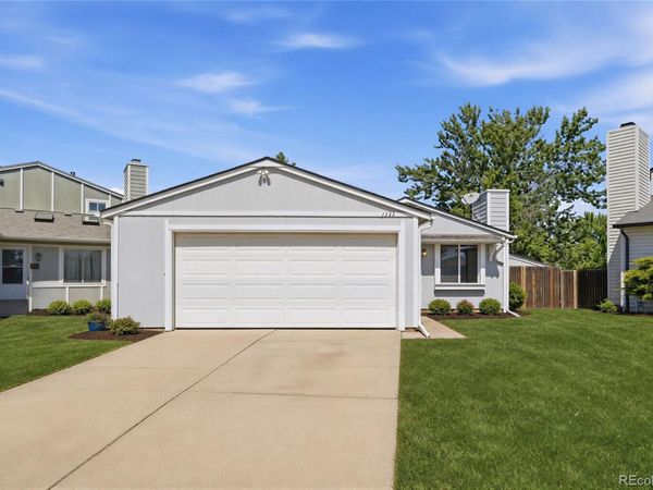 1933 Ensenada Court , Aurora, CO 80011
