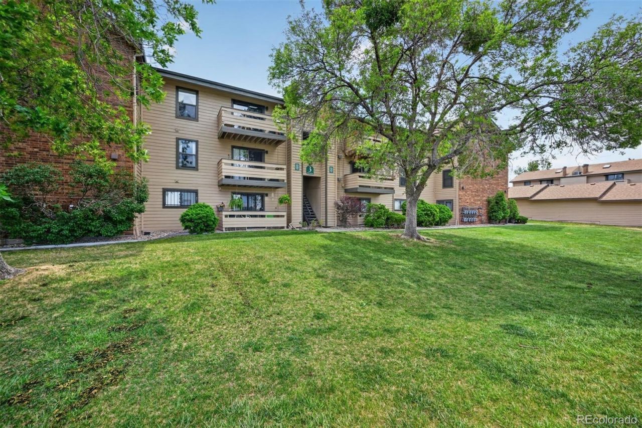 420 Zang Street, Unit 3-305, Lakewood, CO 80228 Main Photo