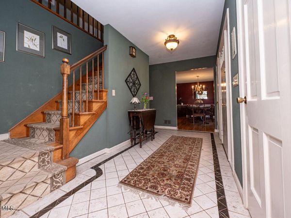 573 Jefferson Court, Guilderland, NY 12084