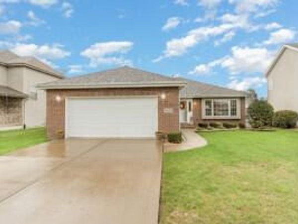 10001 Forest Street , Dyer, IN 46311