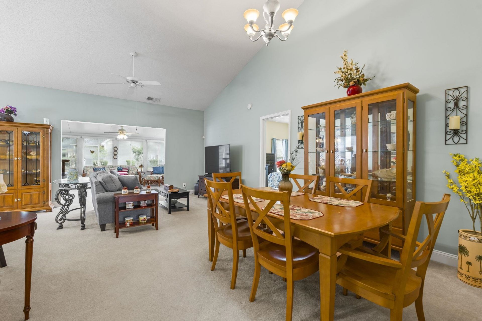 706 Helms Way  Photo 4