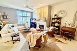 719 Camden Circle photo 4