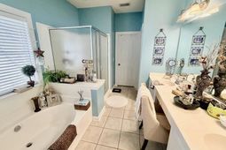 719 Camden Circle photo 4