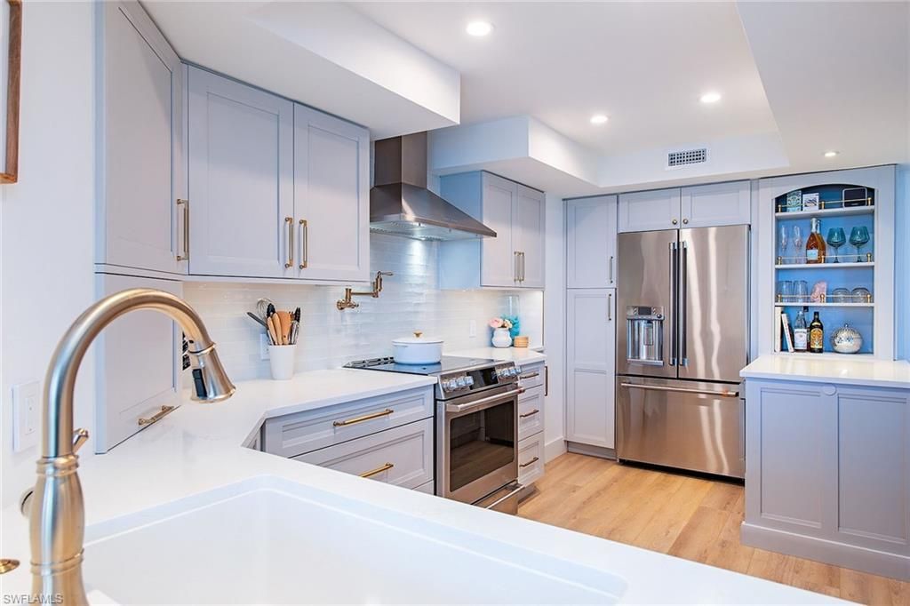 4751 Gulf Shore Blvd N, Unit 1204, Naples, FL 34103 Photo