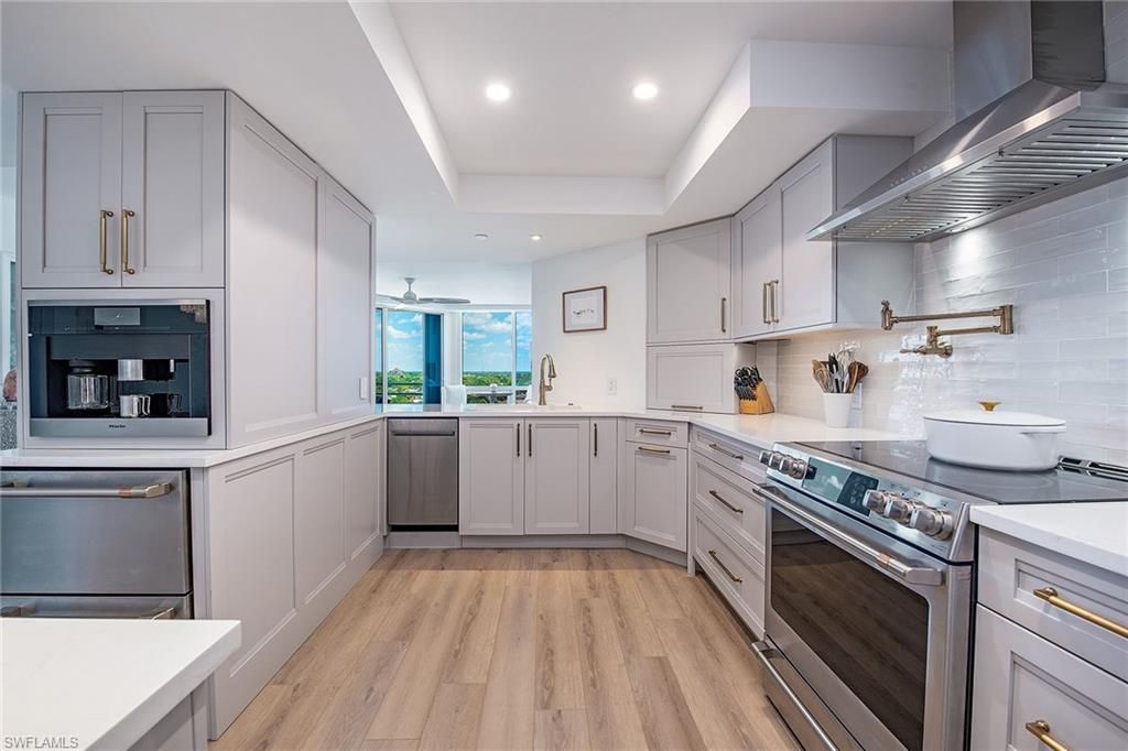 4751 Gulf Shore Blvd N, Unit 1204, Naples, FL 34103 Photo