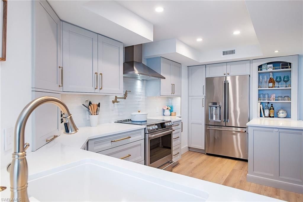 4751 Gulf Shore Blvd N, Unit 1204, Naples, FL 34103 Photo