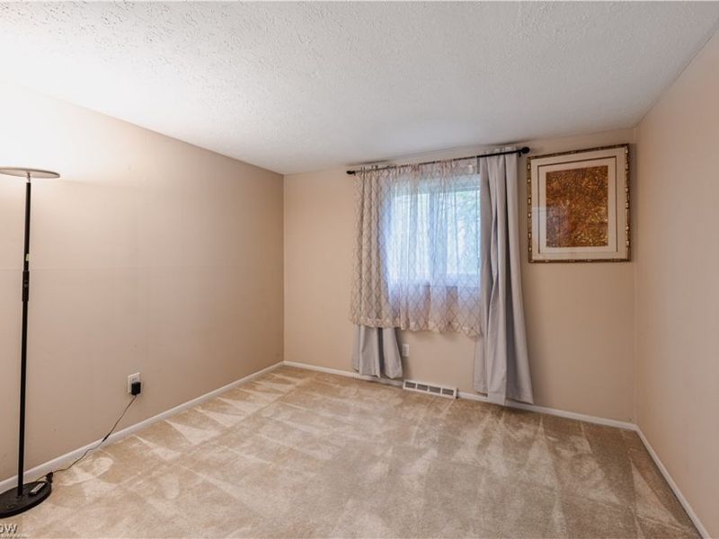 33170 Ledge Hill Drive, Solon, OH 44139 Photo 14