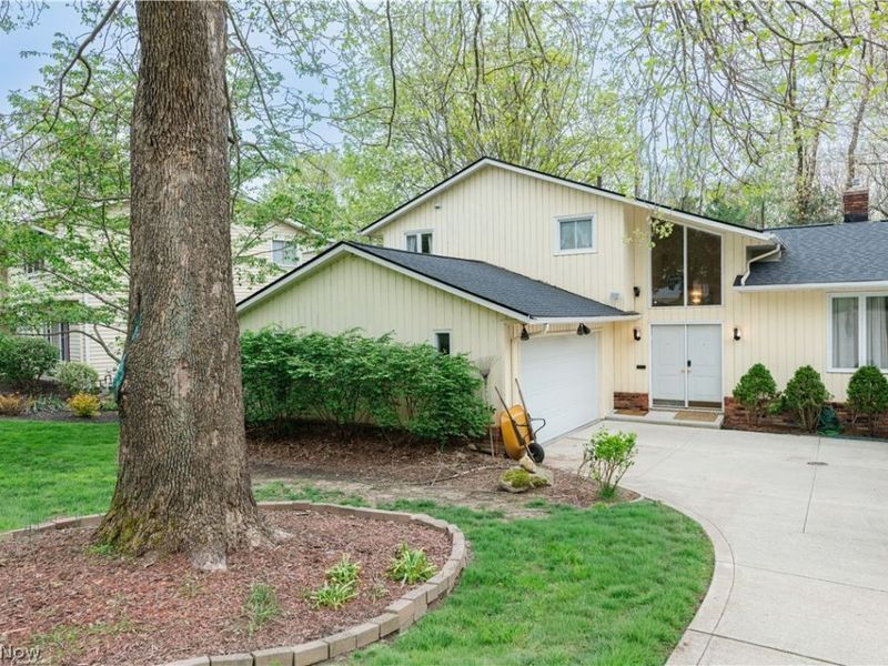 33170 Ledge Hill Drive, Solon, OH 44139 Photo 2