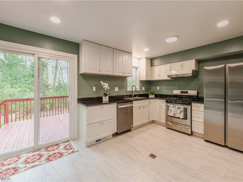 33170 Ledge Hill Drive, Solon, OH 44139 Photo 4