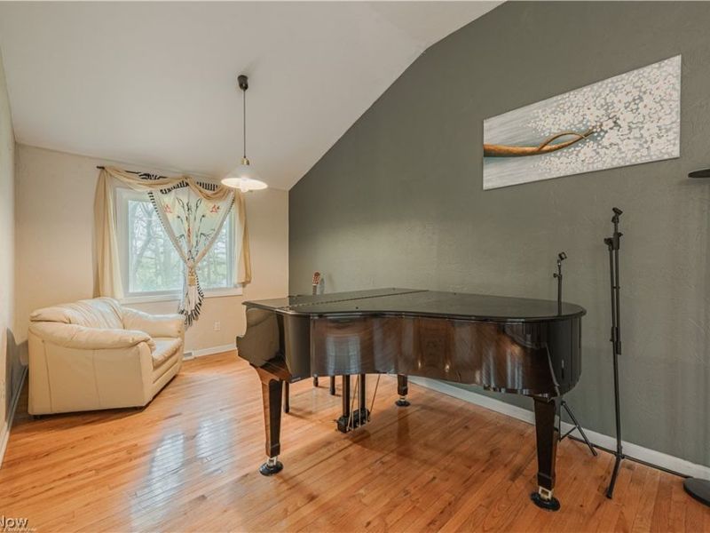 33170 Ledge Hill Drive, Solon, OH 44139 Photo 7