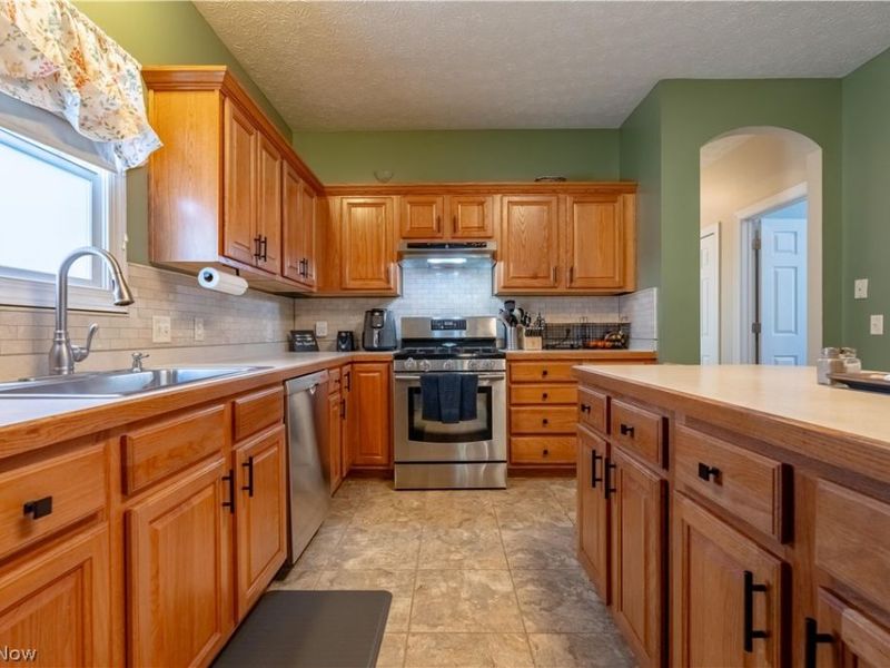5263 Frederick Street, Barberton, OH 44203 Photo 12