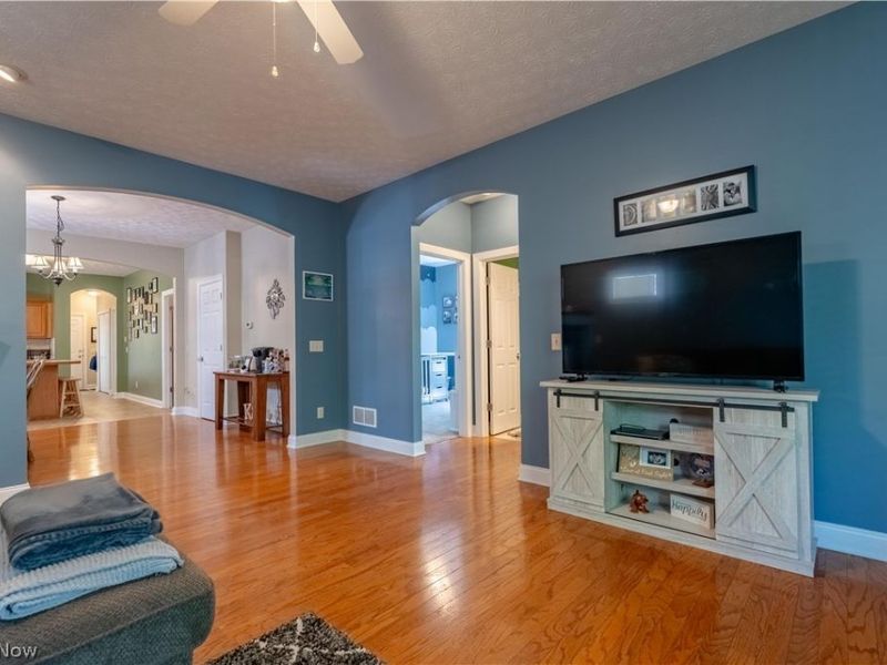 5263 Frederick Street, Barberton, OH 44203 Photo 6