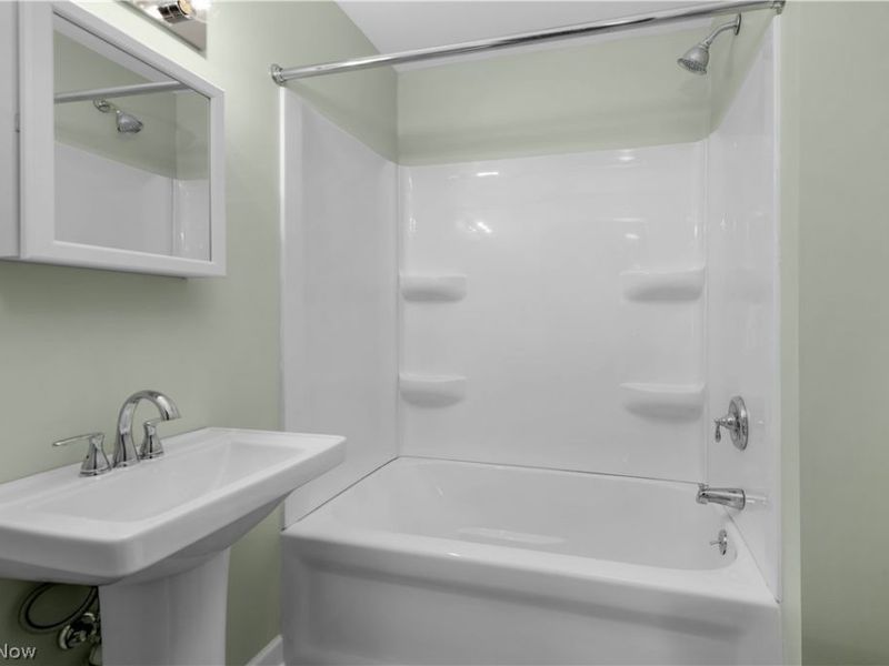 8012 Spring Garden Road , Parma, OH 44129 Photo 17