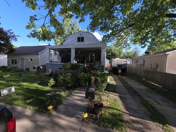 904 E Macon Street, Clinton, IL 61727