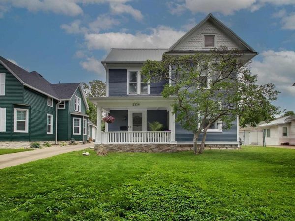 2229 Hampshire Street , Quincy, IL 62301
