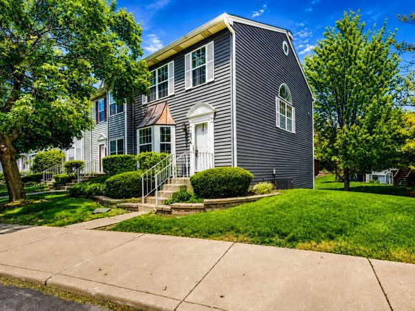 1236 Alexandria Court, Geneva, IL 60134