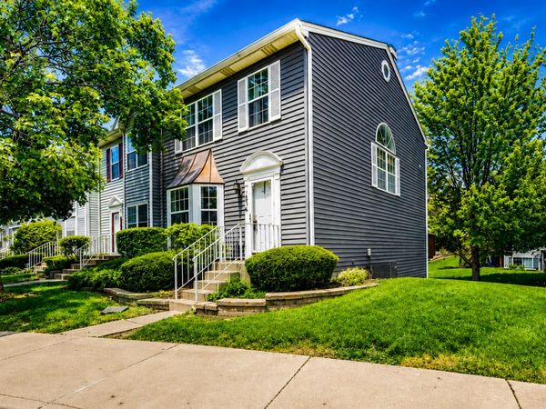 1236 Alexandria Court, Geneva, IL 60134
