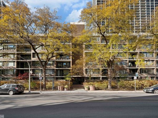 1555 N Sandburg Terrace , Unit 310K, Chicago, IL 60610