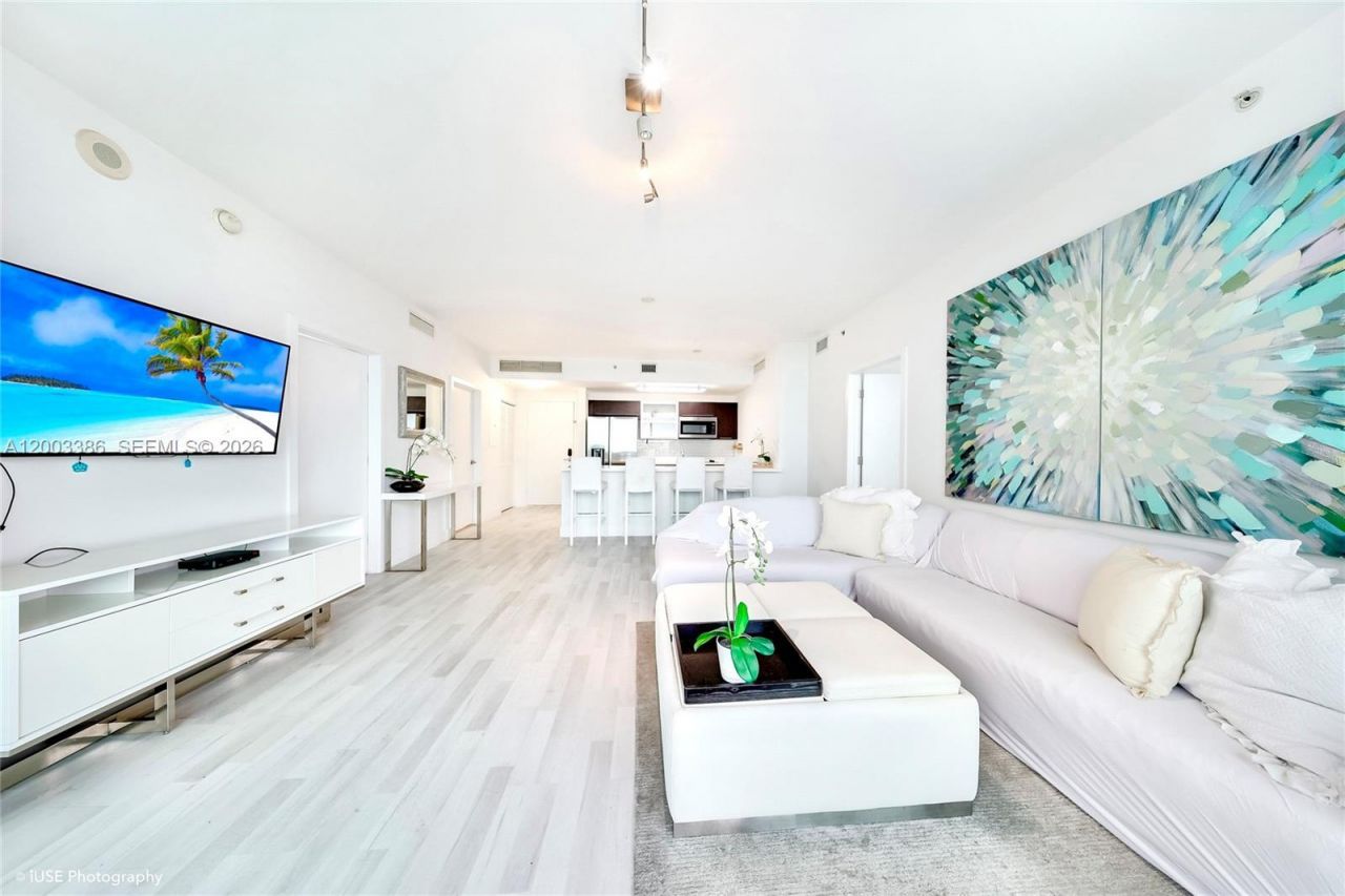 90 SW 3rd St , Unit 3109, Miami, FL 33130 Photo