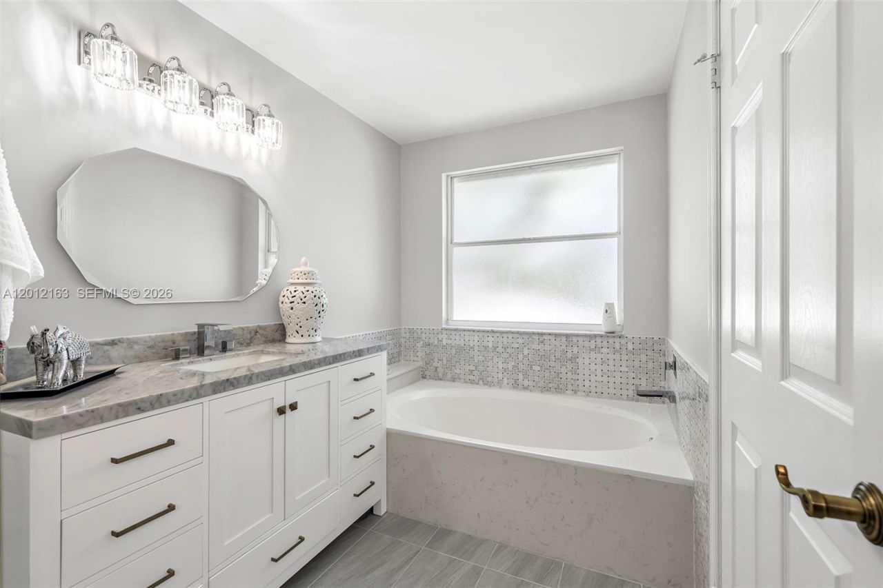 1910 NW 180th Way, Pembroke Pines, FL 33029 Photo