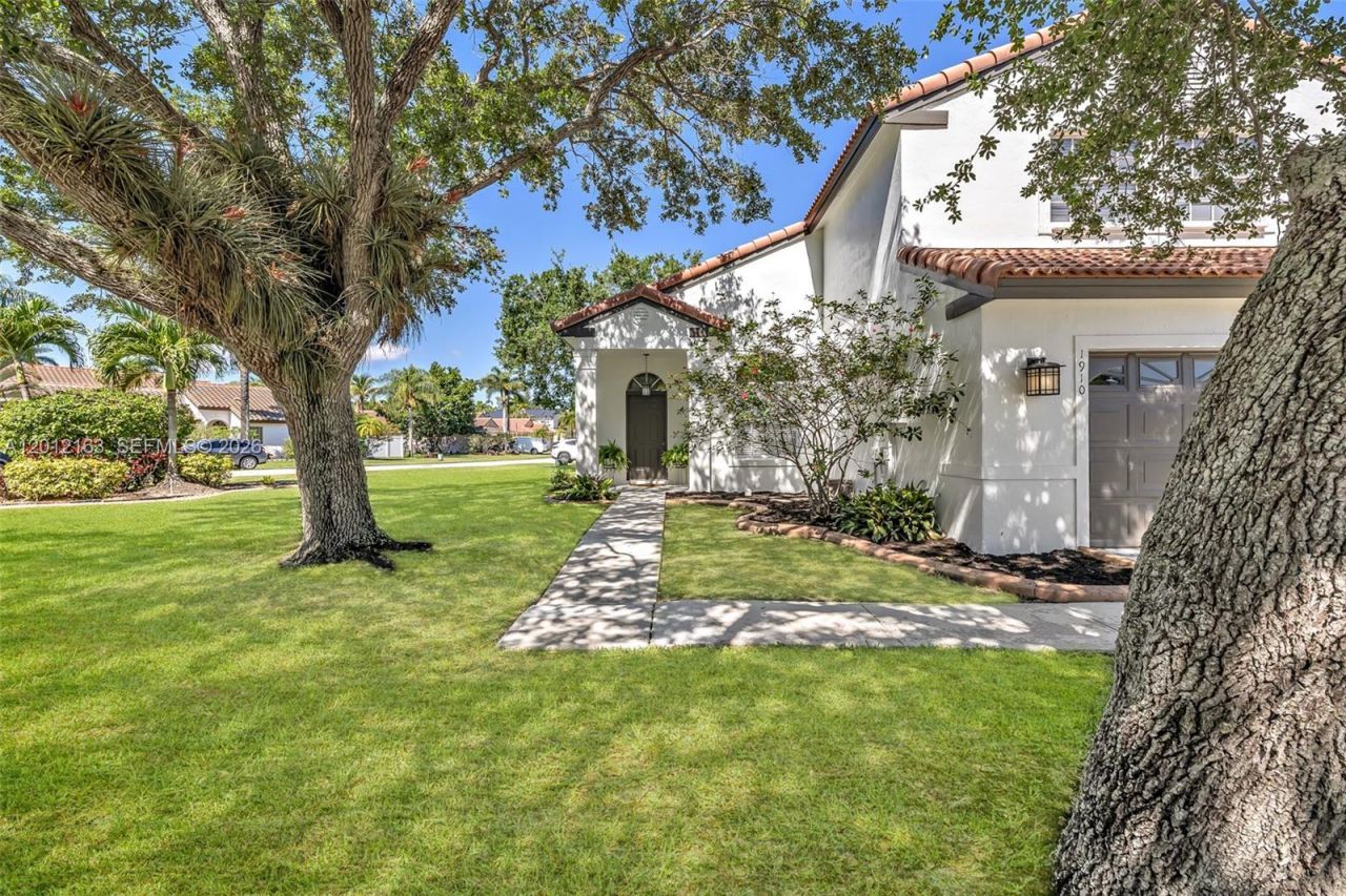 1910 NW 180th Way, Pembroke Pines, FL 33029 Photo