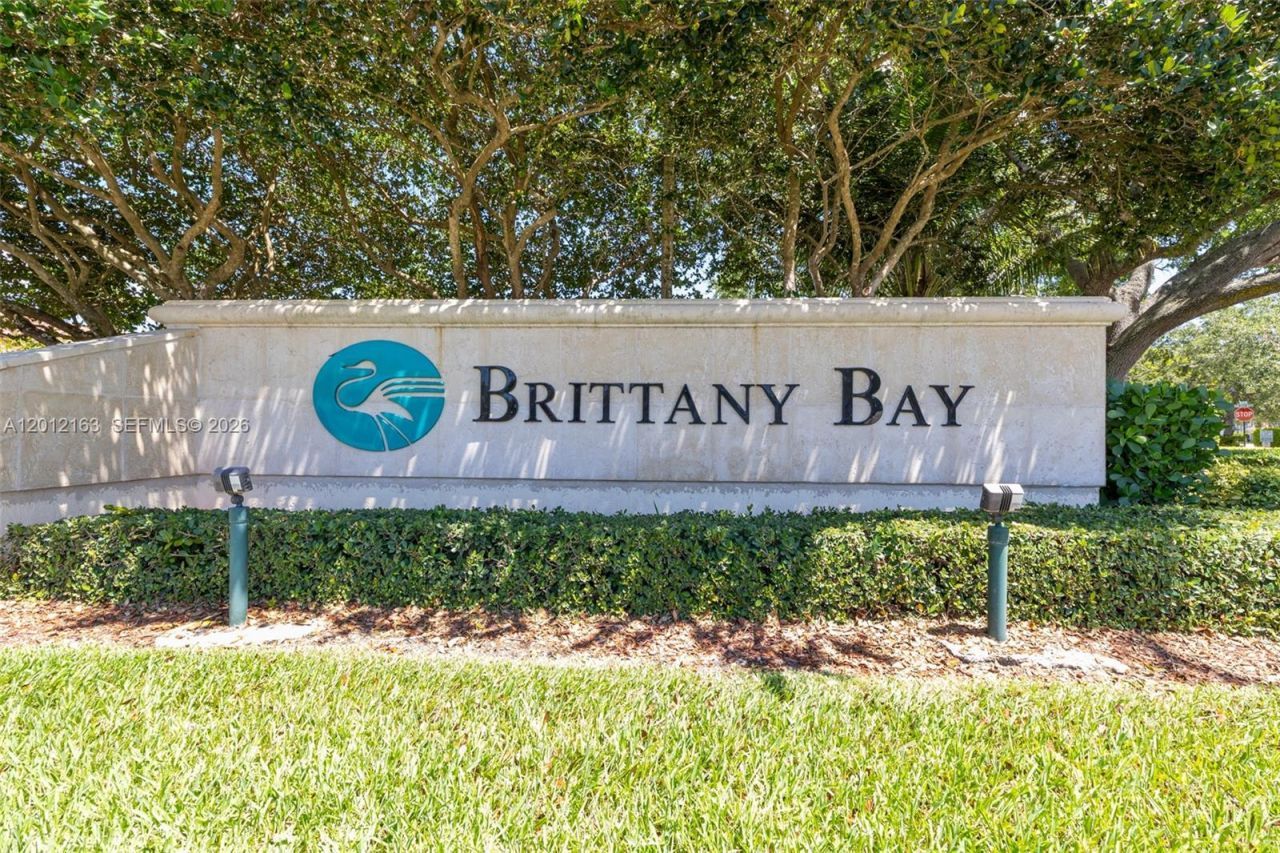 1910 NW 180th Way, Pembroke Pines, FL 33029 Photo