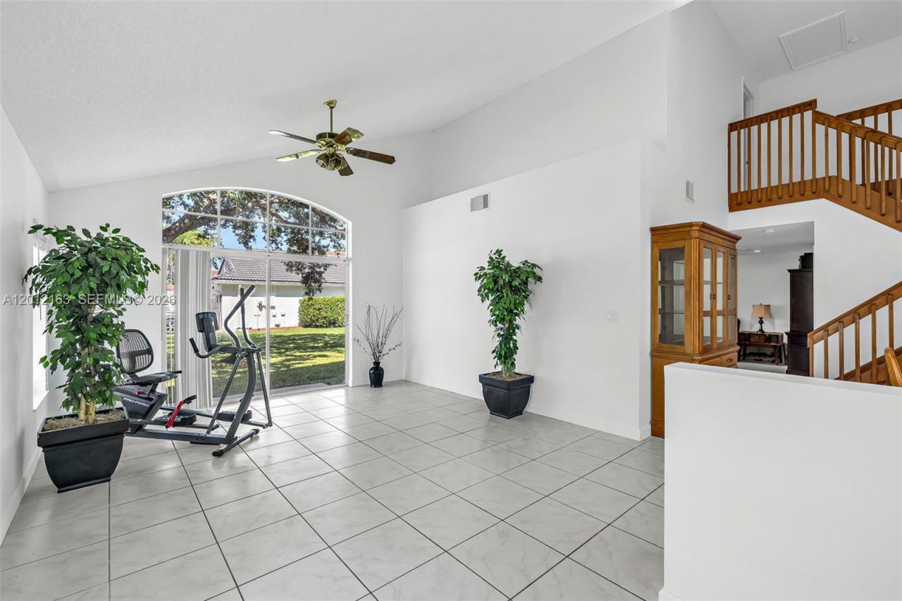 1910 NW 180th Way, Pembroke Pines, FL 33029 Photo