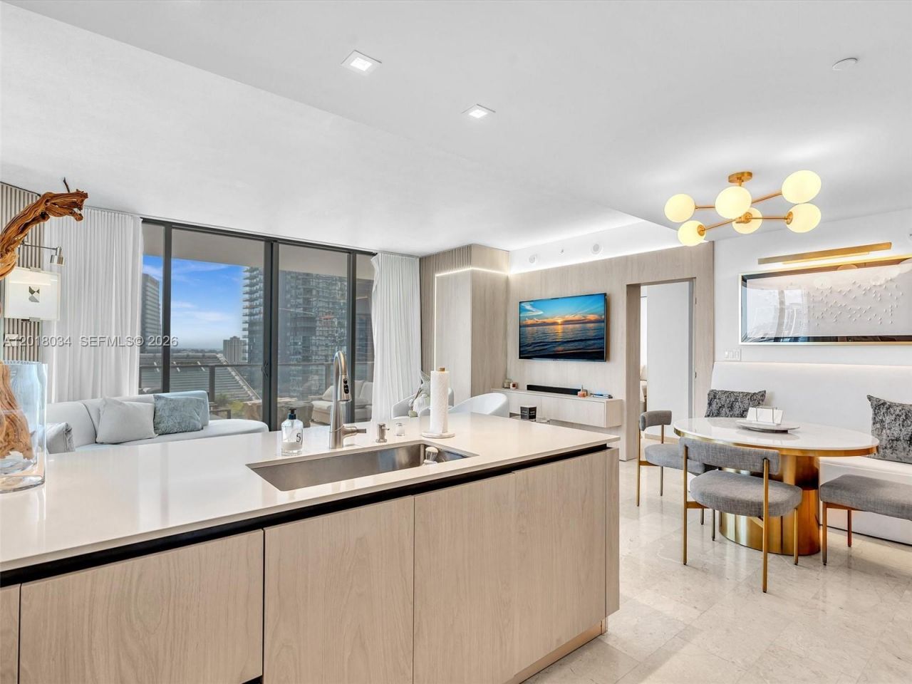 88 SW 7th St , Unit 2011, Miami, FL 33130 Photo