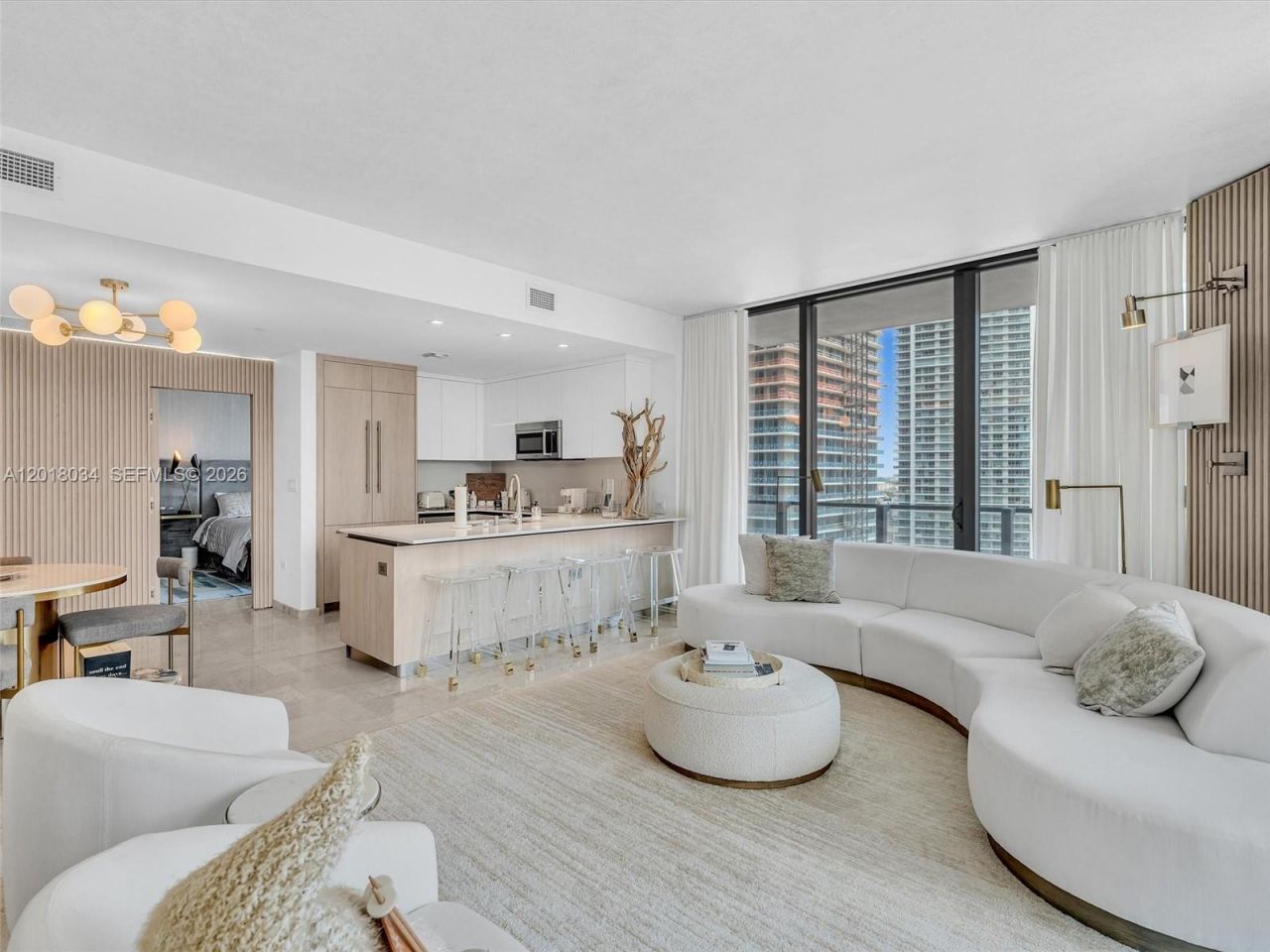 88 SW 7th St , Unit 2011, Miami, FL 33130 Photo