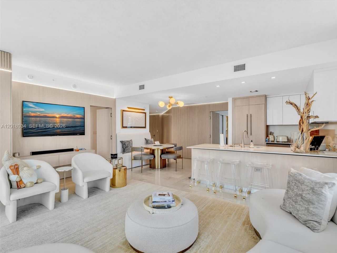 88 SW 7th St , Unit 2011, Miami, FL 33130 Photo