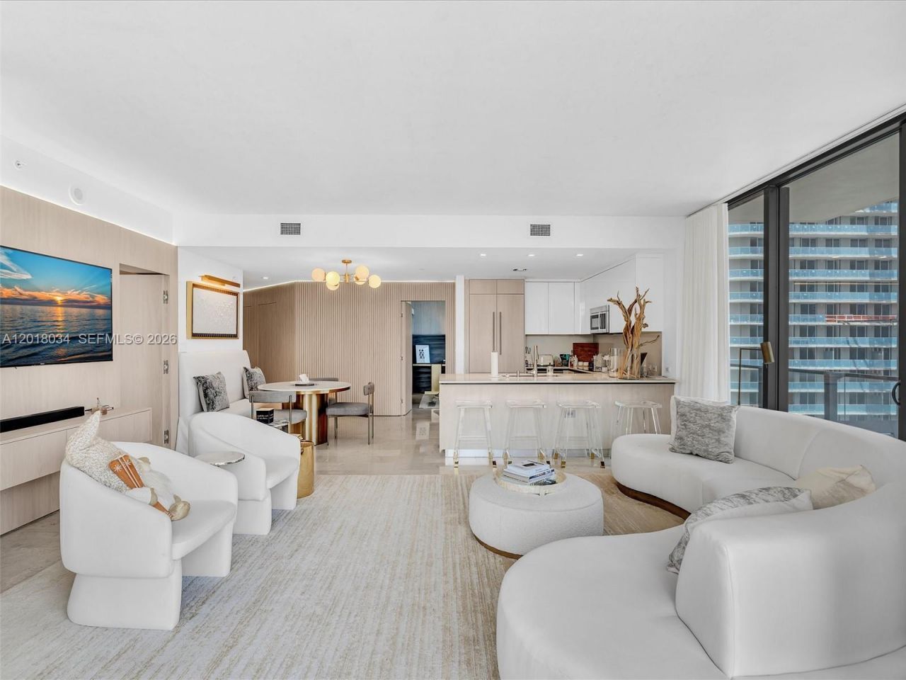 88 SW 7th St , Unit 2011, Miami, FL 33130 Photo