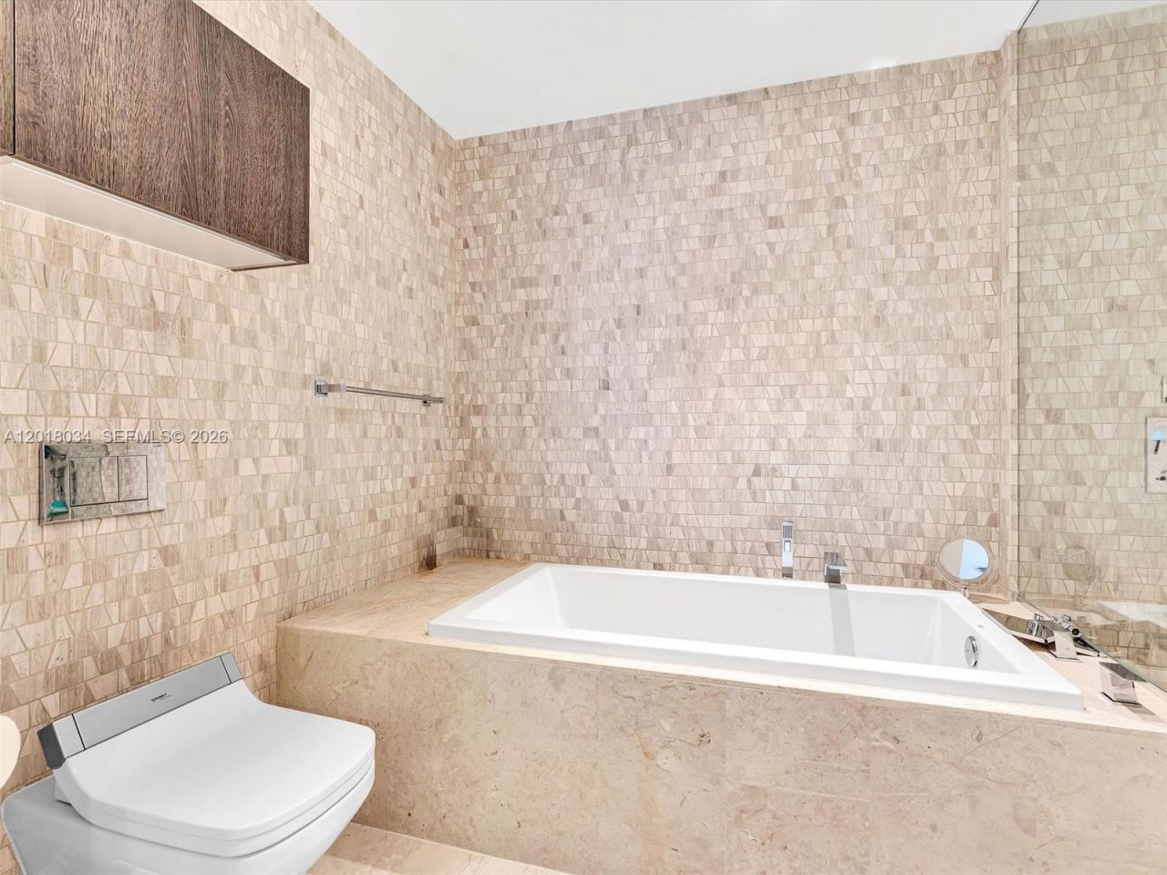 88 SW 7th St , Unit 2011, Miami, FL 33130 Photo