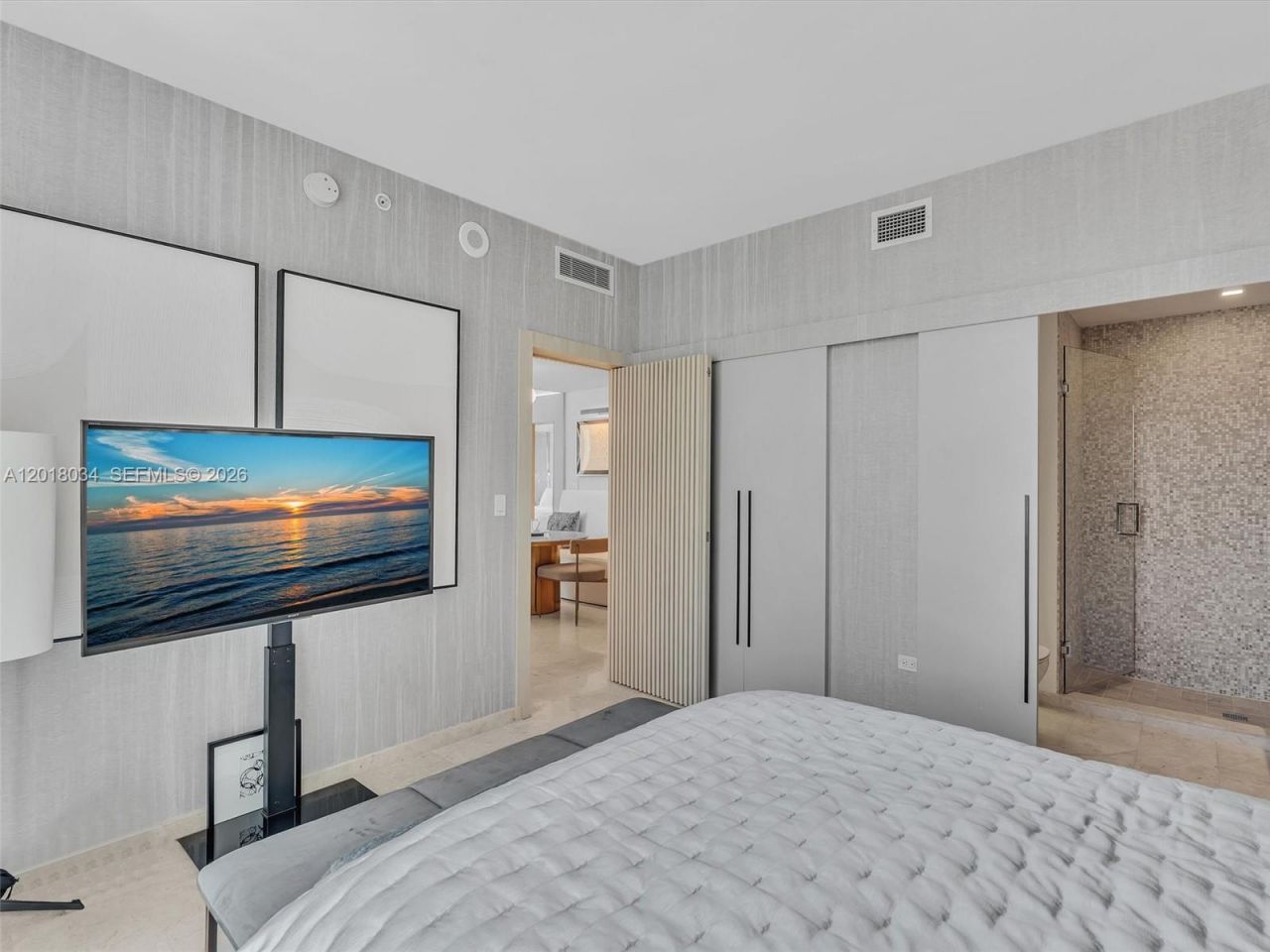 88 SW 7th St , Unit 2011, Miami, FL 33130 Photo