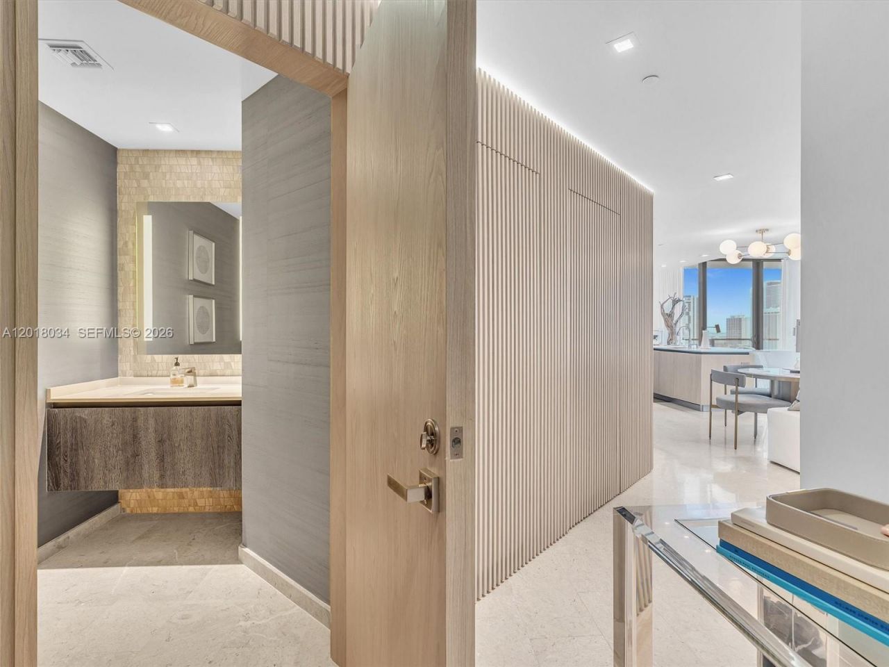 88 SW 7th St , Unit 2011, Miami, FL 33130 Photo