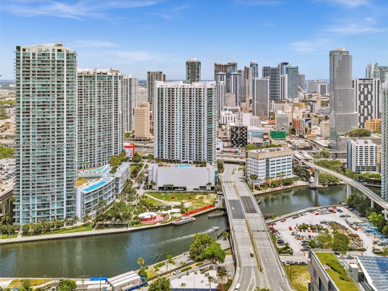 88 SW 7th St , Unit 2011, Miami, FL 33130 Photo