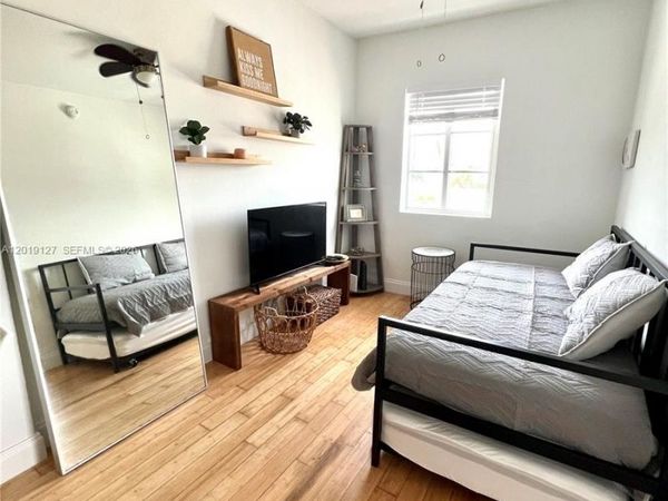 8415 Harding Ave, Unit 14, Miami Beach, FL 33141