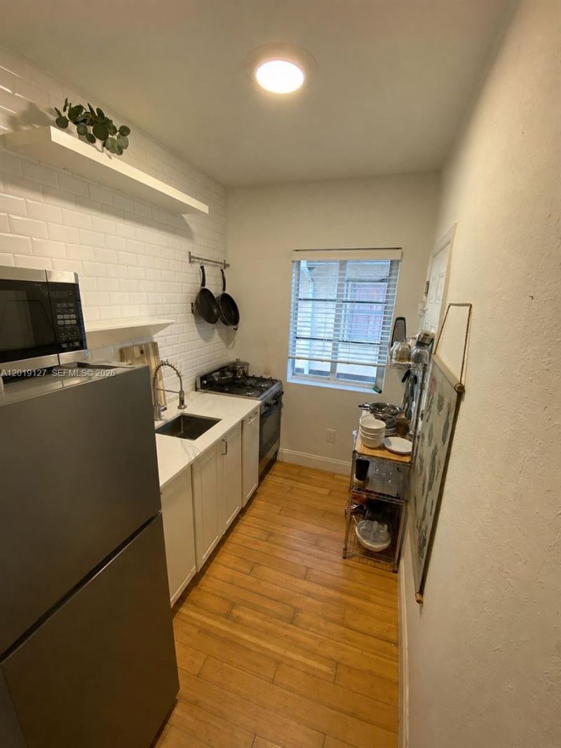 8415 Harding Ave, Unit 14, Miami Beach, FL 33141 Photo