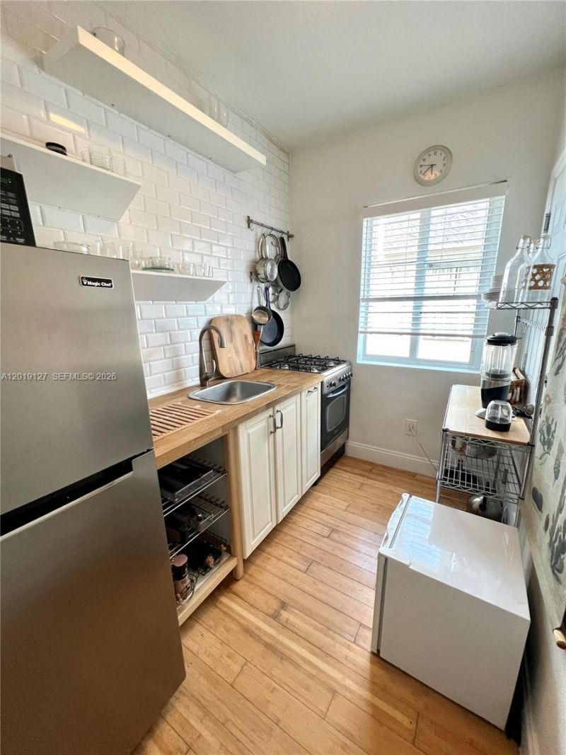 8415 Harding Ave , Unit 14, Miami Beach, FL 33141 Photo