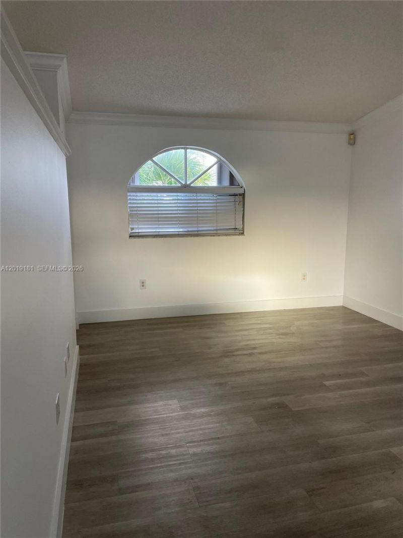 3375 W 76th St, Unit 211, Hialeah, FL 33018 Photo