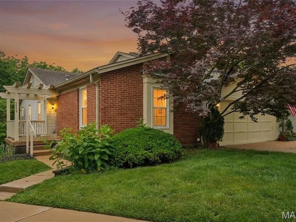 3024 Autumn Lakes Court, Maryland Heights, MO 63043
