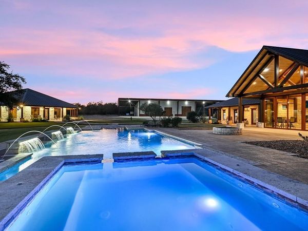 1584 County Road 226 RD , Giddings, TX 78942
