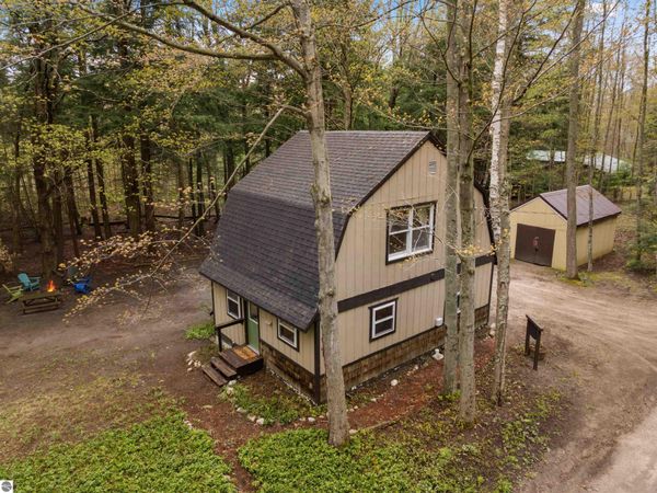 3513 River Road, Frankfort, MI 49635