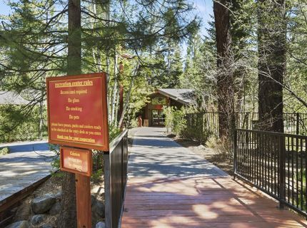 4066 Coyote Fork, Truckee, CA 96161 Photo
