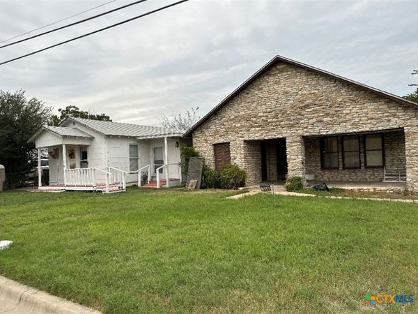 310 W Avenue A , Copperas Cove, TX 76522