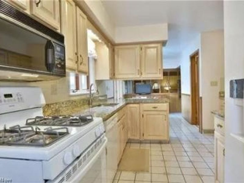 735 Brookfield Avenue, Boardman, OH 44512 Photo 9