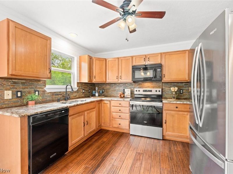 2212 Dorchester Drive , Kent, OH 44240 Photo 8
