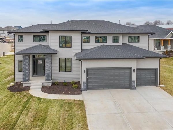6009 Arapahoe Street, Shawnee, KS 66226