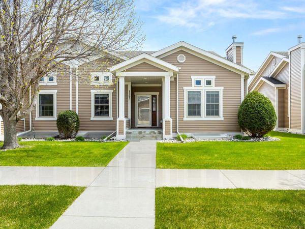 1363 Highpointe Drive N, Fargo, ND 58102